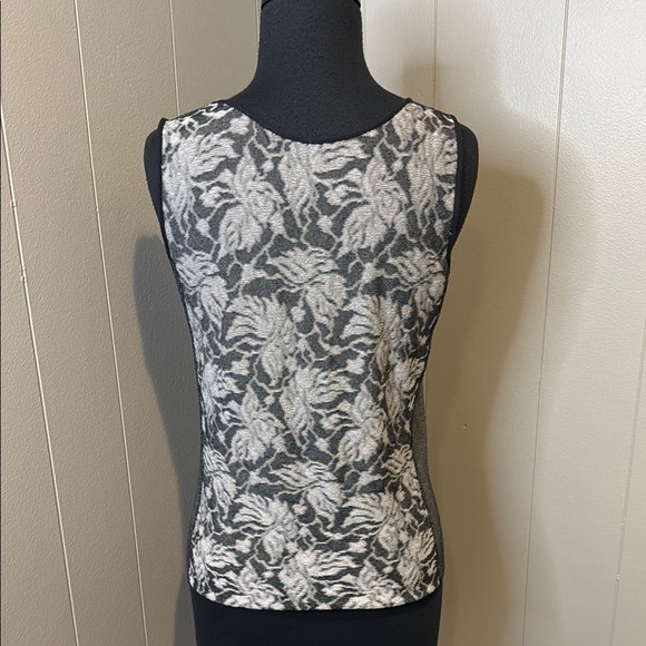 Armani Collezioni Women’s Small Black and White Fitted Knit Tank Top - Picture 4 of 5